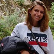 Soy una chica de 22 años con experiencia dando clases particulares a estudiantes de primaria y ESO